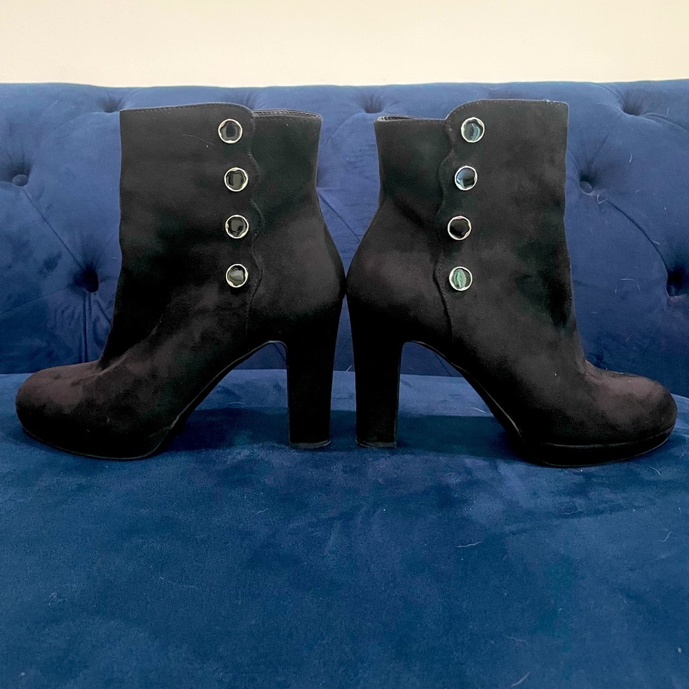 Black suede booties with decorative buttons AND memory foam!